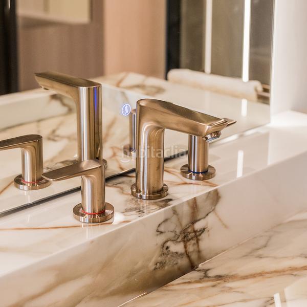 Foto 5b1f9b3c-5308-41b3-acd4-80d16fcc1271. Erdgeschoss mit parking pool in Centro Estepona