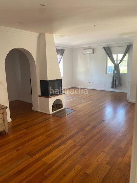 Foto fb1ba1bc-b80c-4cf4-9ebe-da91503ba15d. Casa con parcheggio piscina in Elviria Marbella