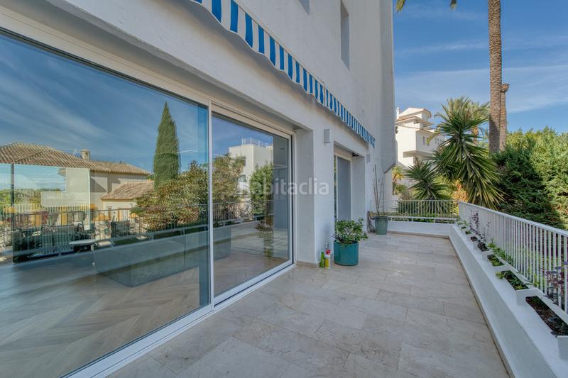 Foto 25e47f6e-bff2-4ce0-802f-80977d4512c4. Dúplex amb calefacció aparcament piscina a Río Real Marbella