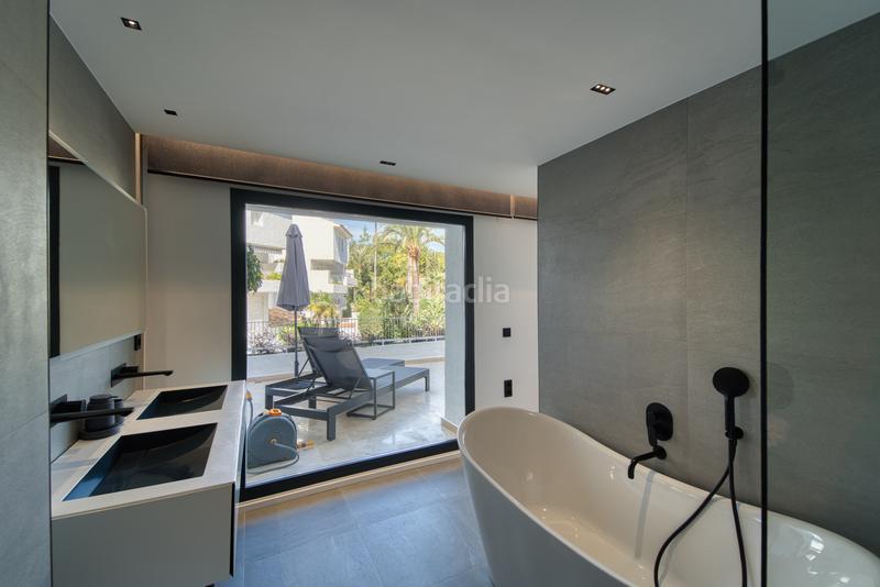 Foto b40f4beb-218d-42f4-b6f8-3cd86a71c64e. Dúplex amb calefacció aparcament piscina a Río Real Marbella