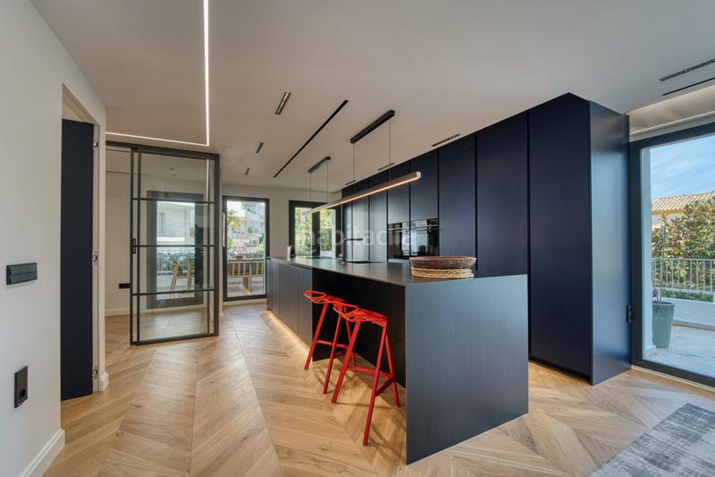 Foto c668a3b0-f725-4dd1-95c2-266d1684caa5. Dúplex amb calefacció aparcament piscina a Río Real Marbella