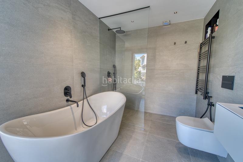 Foto ef2b1467-6ee4-4433-9ffa-a0232d0337c7. Dúplex amb calefacció aparcament piscina a Río Real Marbella