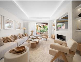 Casa a schiera in La Dama de Noche - La Alzambra. Esta elegante casa adosada se encuentra en la prestigiosa urbani