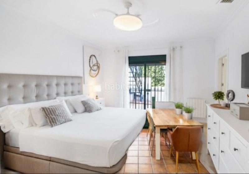 Foto fe415aed-9246-477b-af18-d191aa1423ab. Casa adossada amb piscina a Nagüeles Alto Marbella