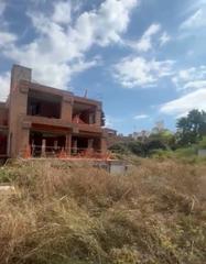 Casa a Las Lomas de Río Verde. Villa en estructura con alto potencial de inversión en la milla