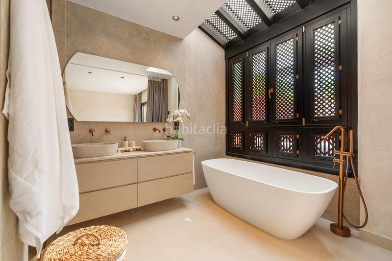 Foto 21299a00-70eb-4a21-aa44-bfedf419e57a. Casa a schiera con parcheggio piscina in lomas de Marbella club Marbella