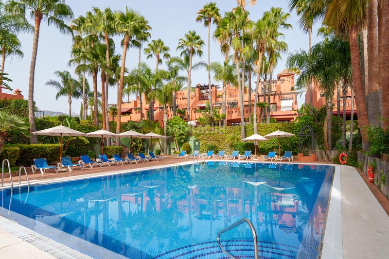 Foto 6072fd99-fa84-4095-a008-7eebbf6e0594. Casa a schiera con parcheggio piscina in lomas de Marbella club Marbella