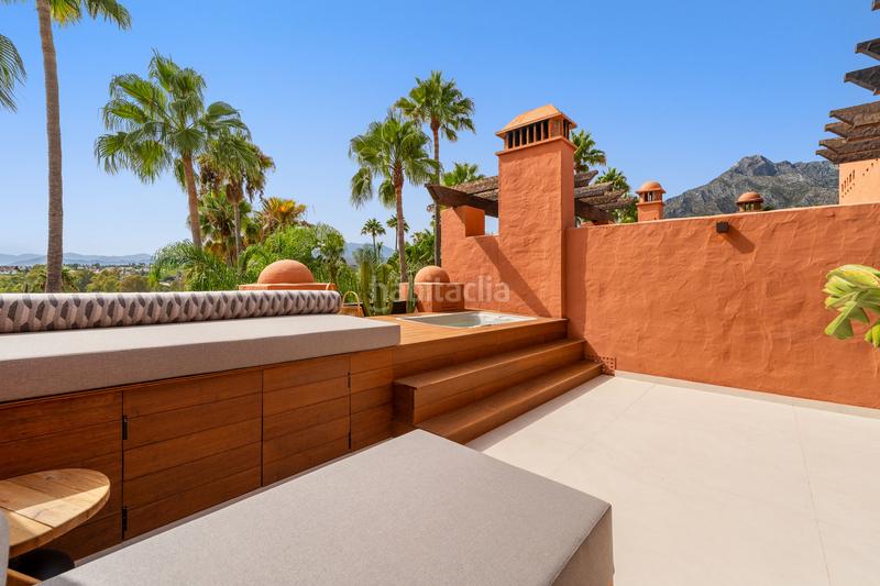 Foto 6f69c149-2b89-4cbd-9a89-b9a9d19ef90e. Casa a schiera con parcheggio piscina in lomas de Marbella club Marbella