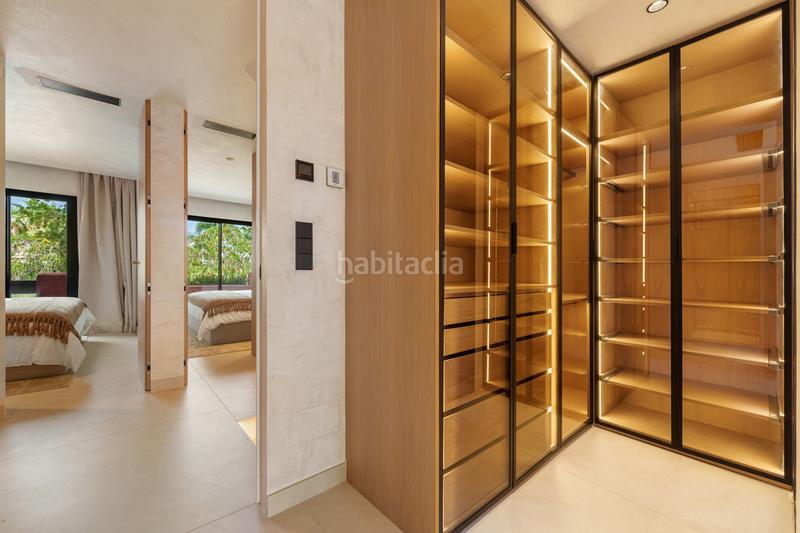 Foto c89b2086-92b7-43c2-99e8-72e5533b1b68. Casa a schiera con parcheggio piscina in lomas de Marbella club Marbella