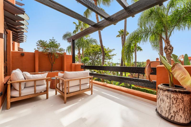 Foto dda04968-a596-4d8f-8628-dfa3eb6db753. Casa a schiera con parcheggio piscina in lomas de Marbella club Marbella