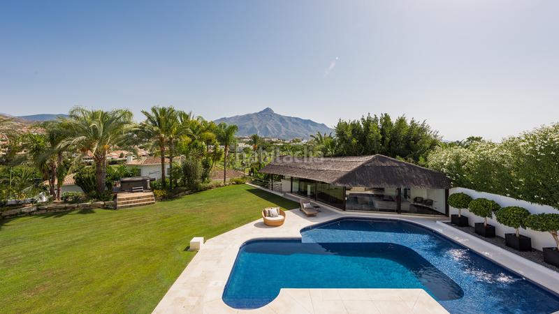 Foto 5d9a602d-dc38-4b2d-a9c8-c4884f8f5ed4. Alquiler casa villa de lujo en venta en Las Brisas, nueva andalucía, en Marbella