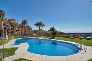 Erdgeschoss in San Luis de Sabinillas. Apartamento en planta baja de 3 dormitorios con terrazas de 47 m