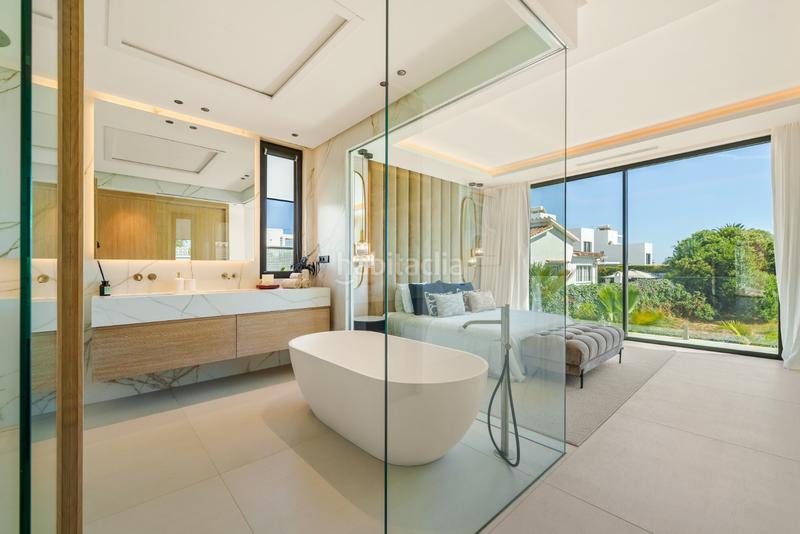 Foto 03feaf81-6fe1-477c-bda5-8b4683642200. Casa amb aparcament piscina a Nueva Alcántara Marbella