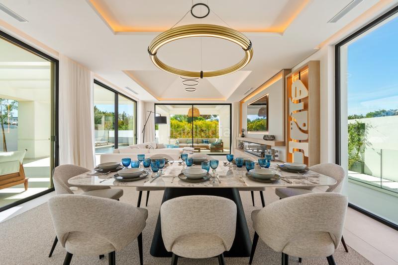 Foto 768635d9-ee21-4978-b911-7c1b37315d79. Casa amb aparcament piscina a Nueva Alcántara Marbella