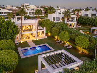 Haus in Haza conde del 2. Villa contemporánea con piscina privada y elegantes espacios ext
