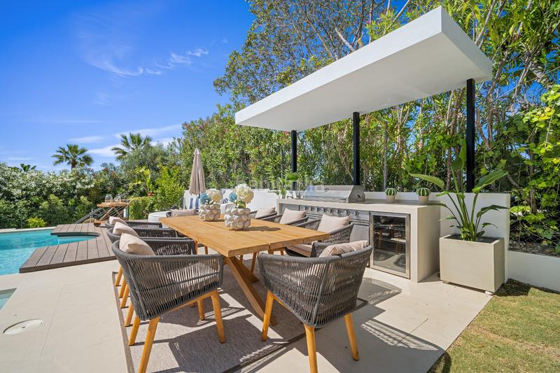 Foto 358c1480-f706-4bd6-bdd6-251f5dd45220. Casa con parcheggio piscina in Los Naranjos Marbella