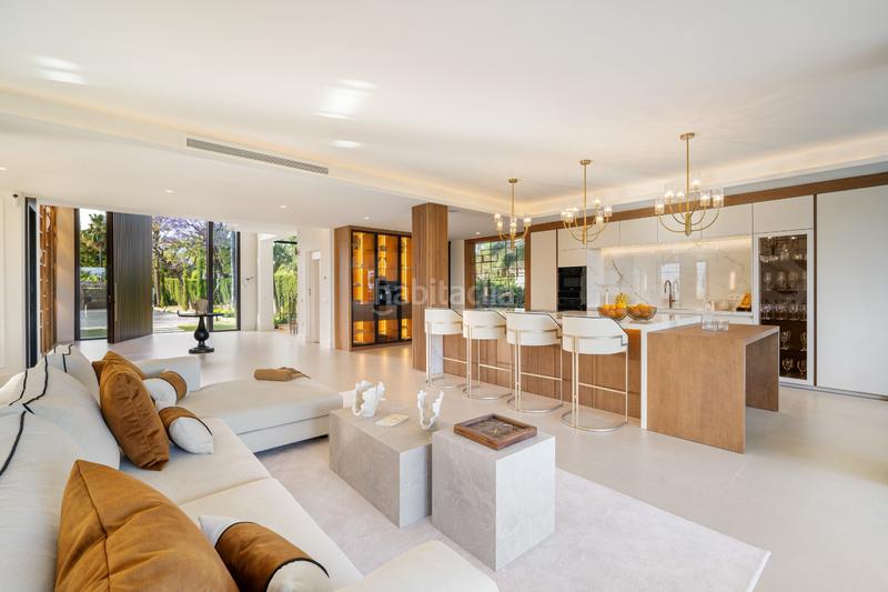 Foto 74d0b672-ad0b-47fa-b247-80dd034e9633. Casa con parcheggio piscina in Los Naranjos Marbella