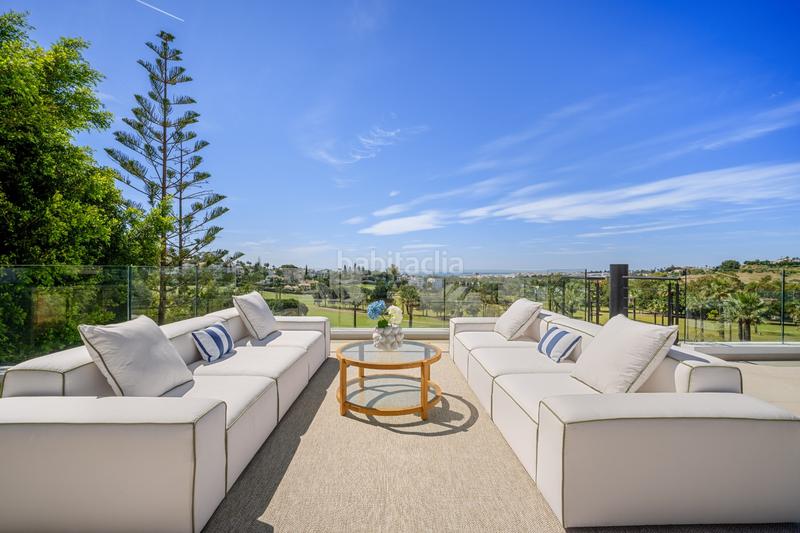 Foto 8695a68d-5fc3-42ff-bf9a-18abf959e183. Casa con parcheggio piscina in Los Naranjos Marbella