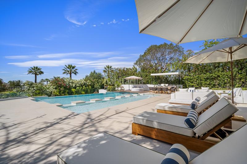 Foto ffbf5d7e-973a-4b6f-ad57-c79920350161. Casa con parcheggio piscina in Los Naranjos Marbella