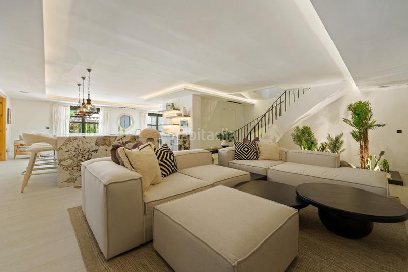 Foto 0b0b5e42-30f1-4afd-8641-46ad27c15fc7. Casa con parcheggio piscina in Las Brisas Marbella