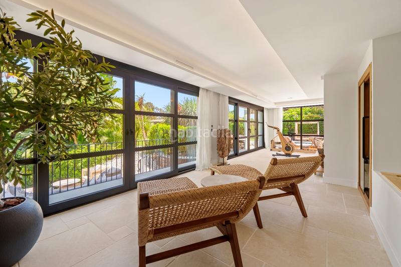 Foto 98b6c1a6-ff39-4e6c-98dc-7f9ac0a88580. Casa con parcheggio piscina in Las Brisas Marbella