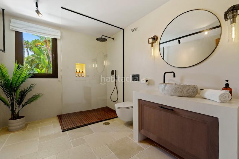 Foto a1ac9a94-ba80-49c4-a6f3-3e1319f08f45. Casa con parcheggio piscina in Las Brisas Marbella