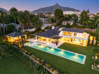 Haus in Oslo-nva andalucia d 7. Villa de primera línea de golf con vistas al atardecer, piscina