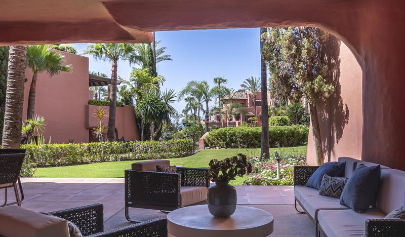 Foto 346c87ab-de1d-48ee-8cda-fcbad4f53b17. Ground floor with parking pool in Guadalmansa Estepona