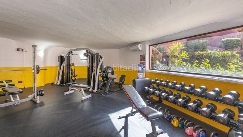 Foto 0e73ae18-d24e-41df-ae92-8601c1d456e4. Apartamento exclusivo apartamento de lujo totalmente renovado junto al mar con amplia terraza, acabados premium y excelentes instalaciones en en Estepona