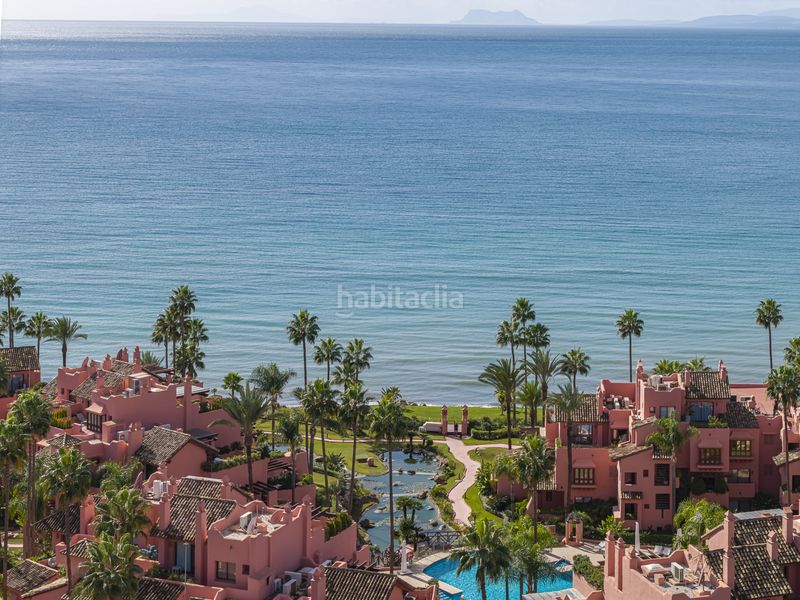 Foto 1366f6f7-e831-482c-a8f2-6730de0cb1e3. Apartamento exclusivo apartamento de lujo totalmente renovado junto al mar con amplia terraza, acabados premium y excelentes instalaciones en en Estepona