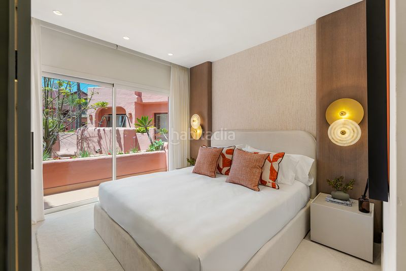 Foto 235f2f71-d1d4-4b0f-b85f-b08995d76296. Apartamento exclusivo apartamento de lujo totalmente renovado junto al mar con amplia terraza, acabados premium y excelentes instalaciones en en Estepona