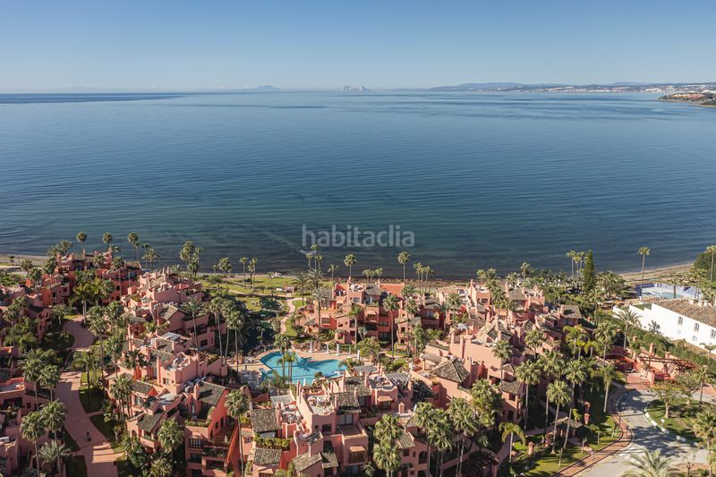 Foto 604a5d18-c3d8-42d1-9182-ca19f69003db. Apartamento exclusivo apartamento de lujo totalmente renovado junto al mar con amplia terraza, acabados premium y excelentes instalaciones en en Estepona