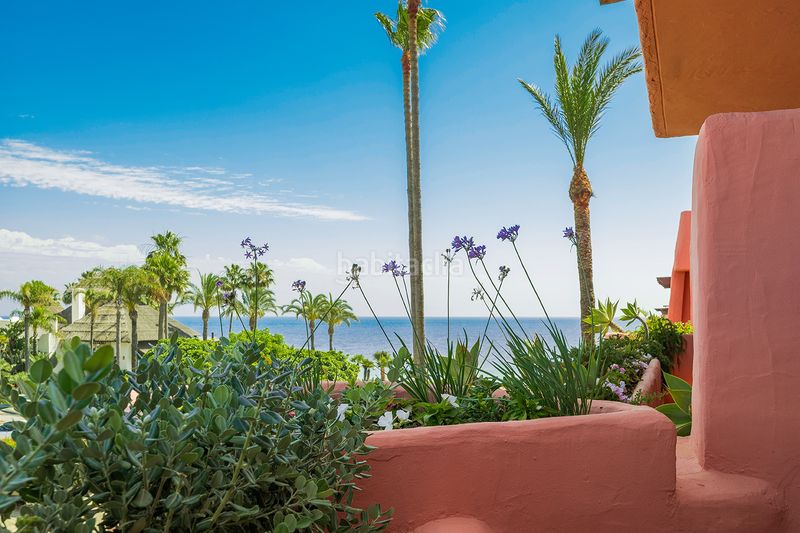 Foto a1c03ff8-c7fb-4722-acc9-e30e5d384435. Apartamento exclusivo apartamento de lujo totalmente renovado junto al mar con amplia terraza, acabados premium y excelentes instalaciones en en Estepona