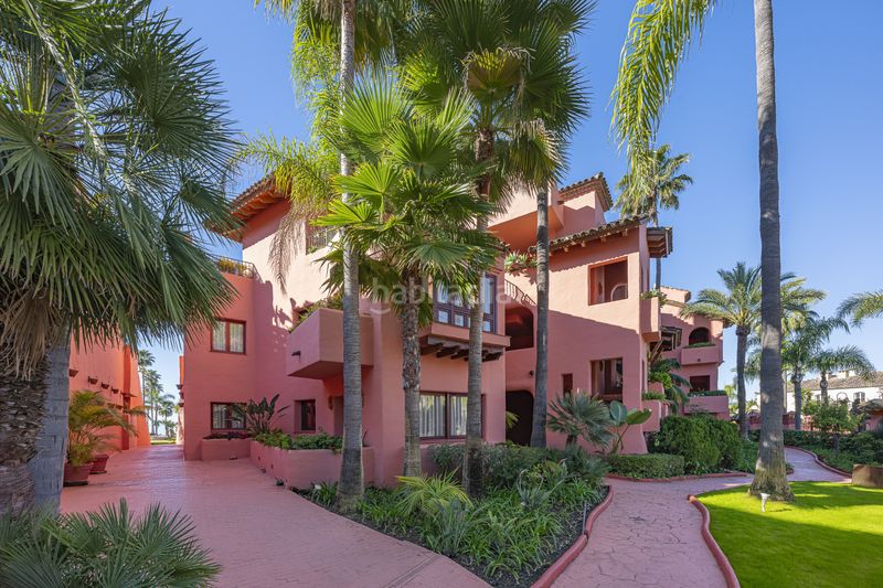 Foto bd298036-6d7a-42ea-b377-8b808c138f85. Apartamento exclusivo apartamento de lujo totalmente renovado junto al mar con amplia terraza, acabados premium y excelentes instalaciones en en Estepona