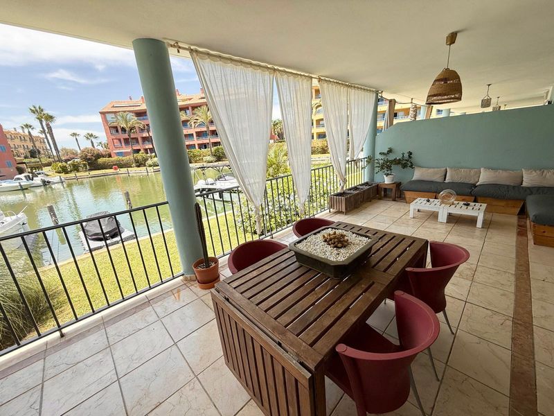 Foto 02e82f5a-1e59-4270-9770-e346e33a5382. Planta baixa amb aparcament piscina a puerto de Sotogrande-la marina Sotogrande