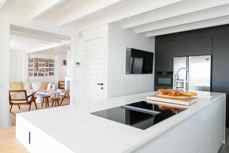 Foto 6fb56e21-3e06-4811-9172-223ab47ed0c3. Casa aparellada amb aparcament piscina a La Alquería Benahavís