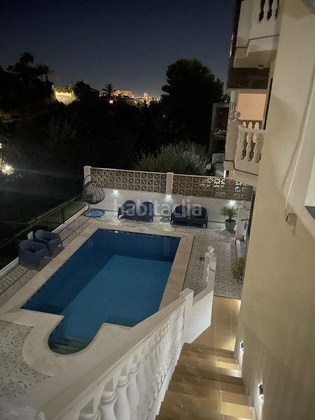Foto d20d6288-e3d3-45df-bec6-d7effa726e10. Casa adossada amb calefacció aparcament piscina a Mijas