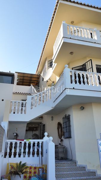 Foto d4f9e405-d5dd-4df2-83c0-3482c0c7b79f. Casa adossada amb calefacció aparcament piscina a Mijas
