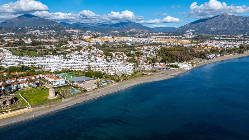 Foto 83e5b7f7-cd7c-45c9-91b7-c5eb3604dd40. Apartament amb calefacció aparcament piscina a Guadalmina Baja Marbella