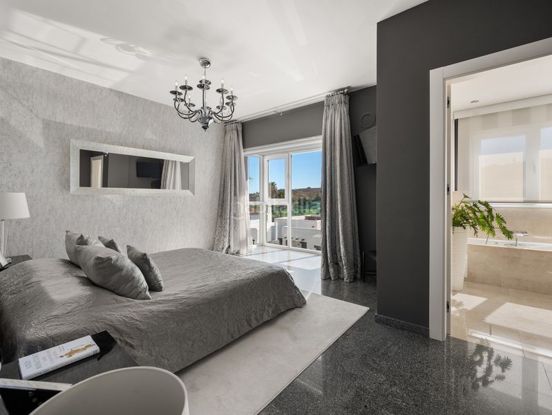 Foto 4341cadd-33da-4bd8-8359-bea278c9dd33. Casa amb calefacció aparcament piscina a La Cala Golf - Lagar Martell Mijas