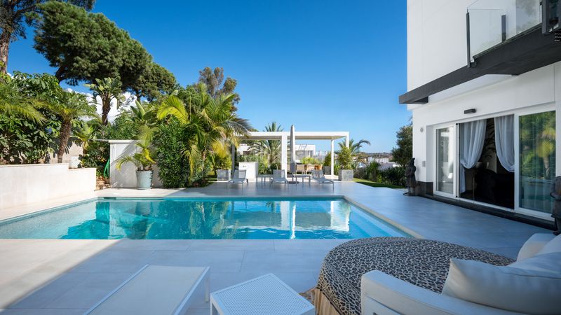 Foto 90f497dd-fc0b-4749-9345-deab9b46d8d6. Casa amb calefacció aparcament piscina a La Cala Golf - Lagar Martell Mijas