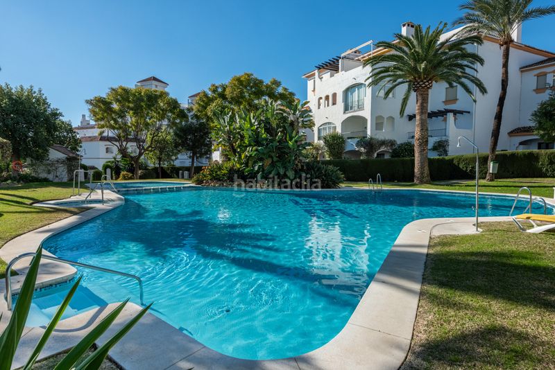 Foto 61da5072-266d-4f6e-b32f-94a8127c8311. Apartament amb aparcament piscina a Nueva Andalucía centro Marbella