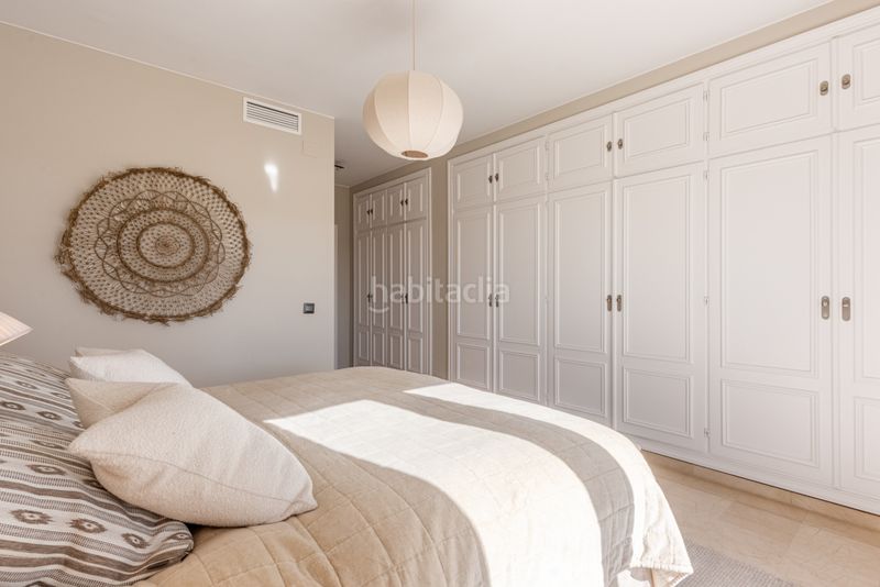 Foto 7fed07ca-1240-4e0d-af9e-befe68ad3edc. Apartament amb aparcament piscina a Nueva Andalucía centro Marbella