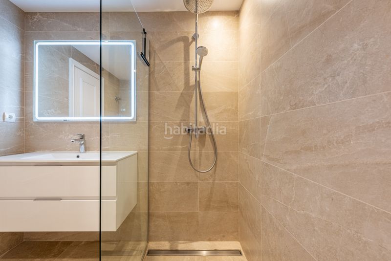 Foto b6591471-3dc7-42e5-bc5e-34cdf6956265. Apartament amb aparcament piscina a Nueva Andalucía centro Marbella