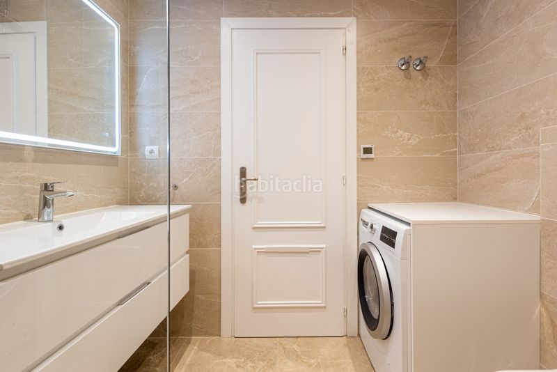 Foto bc5b107b-9a2b-4c03-8515-765fbee4f7ba. Apartament amb aparcament piscina a Nueva Andalucía centro Marbella