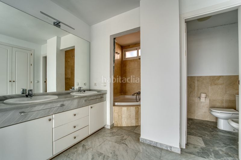 Foto a356bd6d-c791-4290-a874-8fe6ee57ebbe. Àtic a 3-b 1 a Guadalmina Baja Marbella