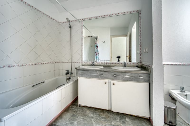 Foto c1886dd8-a87a-4382-a4ef-eed4837c5edf. Àtic a 3-b 1 a Guadalmina Baja Marbella