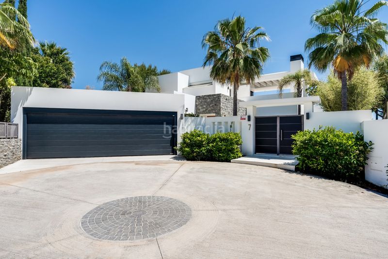 Foto 03edf22d-b12b-456f-89f8-5055d1529819. Casa amb calefacció aparcament piscina a lomas de Marbella club Marbella