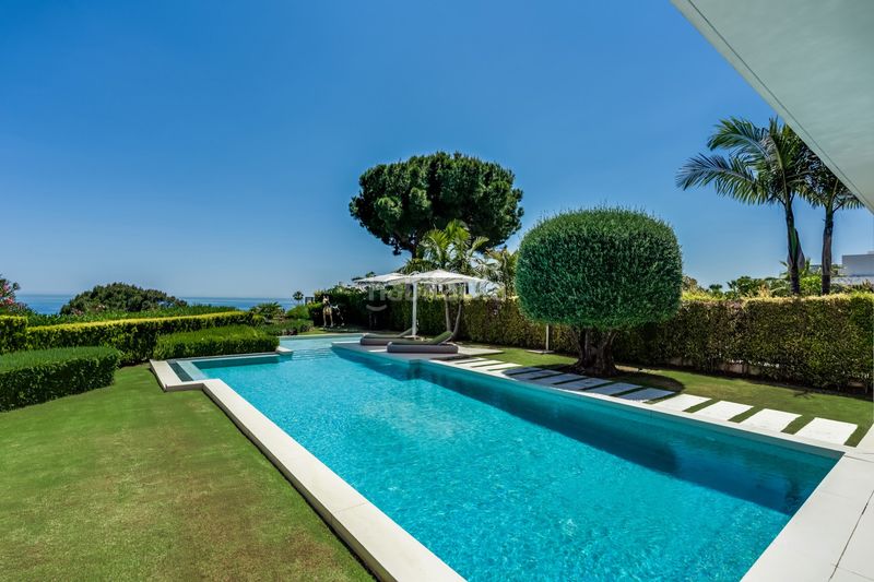Foto 3cb0bf3b-fbad-4b58-8696-48cfc78ee171. Casa amb calefacció aparcament piscina a lomas de Marbella club Marbella