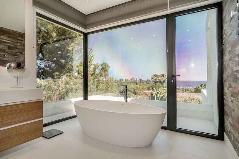 Foto 4c0dbe13-9cf7-4e24-ae6e-411434c13099. Casa amb calefacció aparcament piscina a lomas de Marbella club Marbella